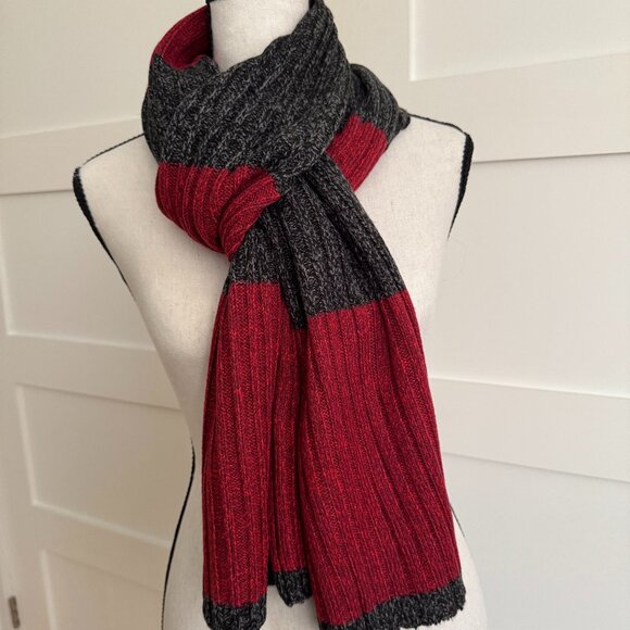 NWT Canü red & grey striped acrylic scarf - Picture 1 of 2